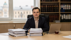 Кто такие юристы и чем они реально занимаются: простое объяснение профессии